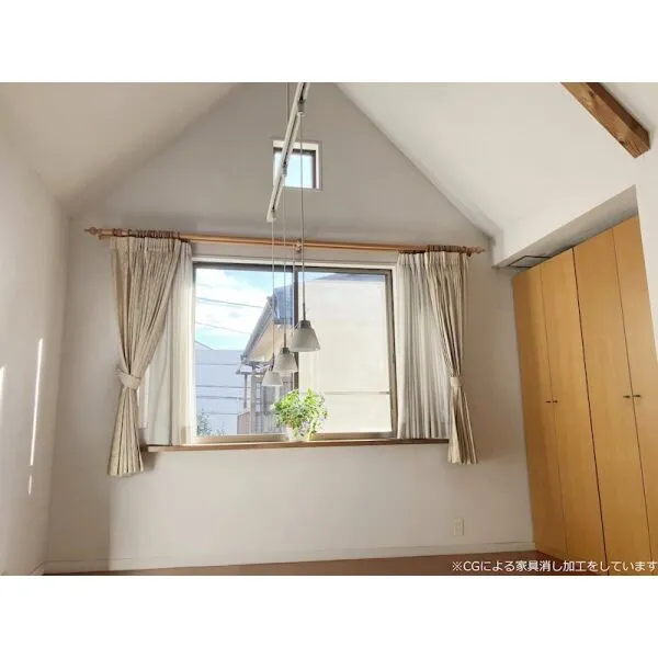 品川区戸越3丁目 【事務室】窓から明るい光が差し込み、心地の良いお部屋です♪