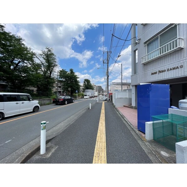 ジュネパレス座間１３ 前面道路