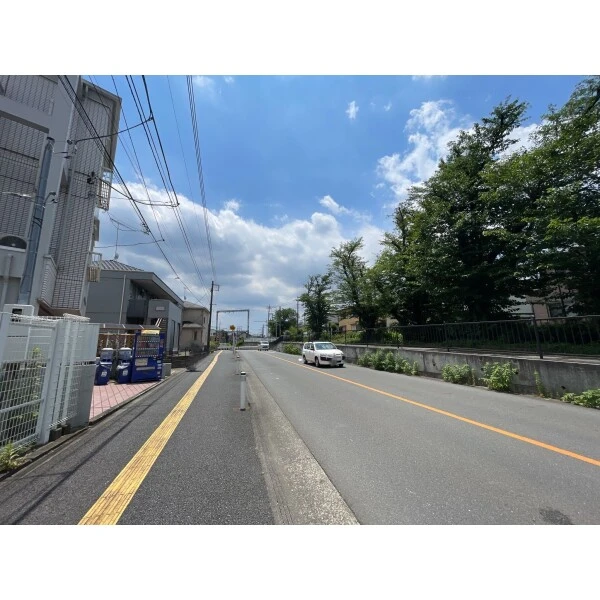 ジュネパレス座間１３ 前面道路