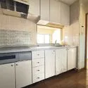 プラハ川崎 ＜キッチン＞リビングを見渡せるカウンターキッチンです。