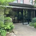 アトラス調布南棟（光の棟） 格式高い石畳が特徴的なエントランス