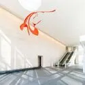 ザ・パークハウス晴海タワーズクロノレジデンス 風除室を抜けると白を基調とした、2層吹き抜けの伸びやかなエントランスホール