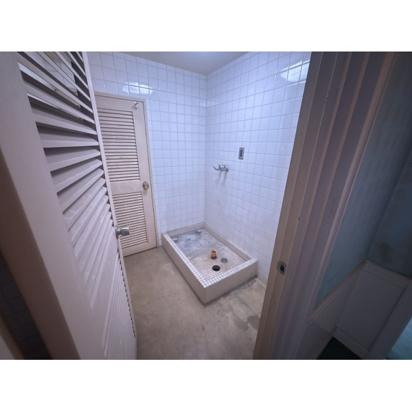 ベルシャトー南山 洗濯室