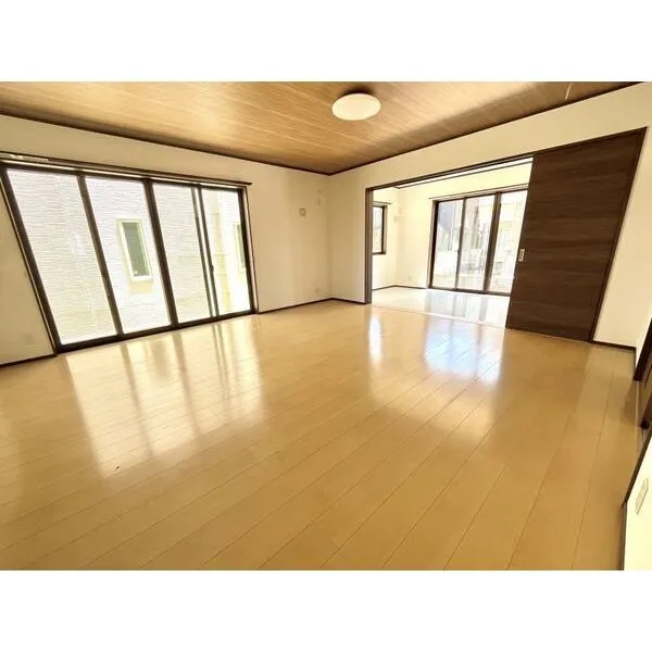 松戸市馬橋 LD・１階南側洋室約5.0帖