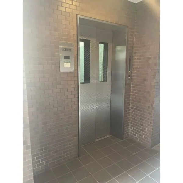 ルイシャトレ水元公園パークサイド エレベーター