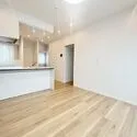 デュオ・スカーラ品川中延 【リビング】木目調フローリングが温かみをもたらす、居心地の良いリビングです。