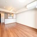 ライオンズステーションプラザ金町 陽光が差し込む南向きの明るいリビンダイニング（CGで作成したリフォームイメージです。）