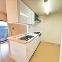 ガーデンティアラ武蔵小杉 明るいカウンターキッチン　※この画像は一部CG加工をしています。