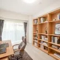 目黒が丘マンション 洋室約5.2帖※実際の写真をもとにCGで家具・その他のイメージを配置。家具等は価格に含まず。現況引渡