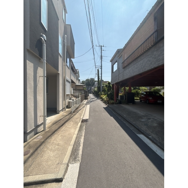 横浜市鶴見区上末吉５丁目 前面道路