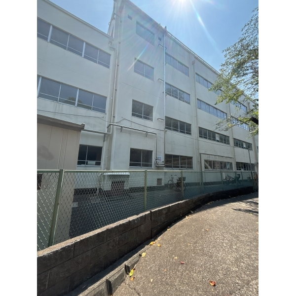 横浜市鶴見区上末吉５丁目 「市立上末吉小学校」まで徒歩約3分（小学校）まで約200m（徒歩3分）