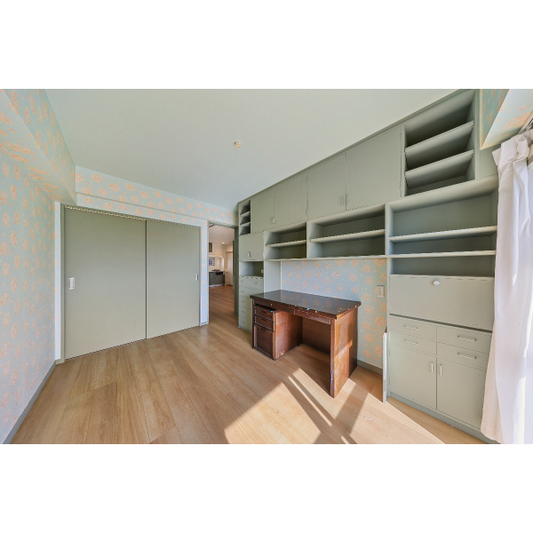 経堂コンド 洋室2※家具（机）・調度品は価格に含まれません