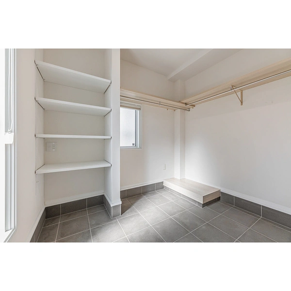 町田市中町3丁目 1階シューズインクローゼット