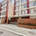 プレミスト靭本町 大阪市立明治小学校…約470m