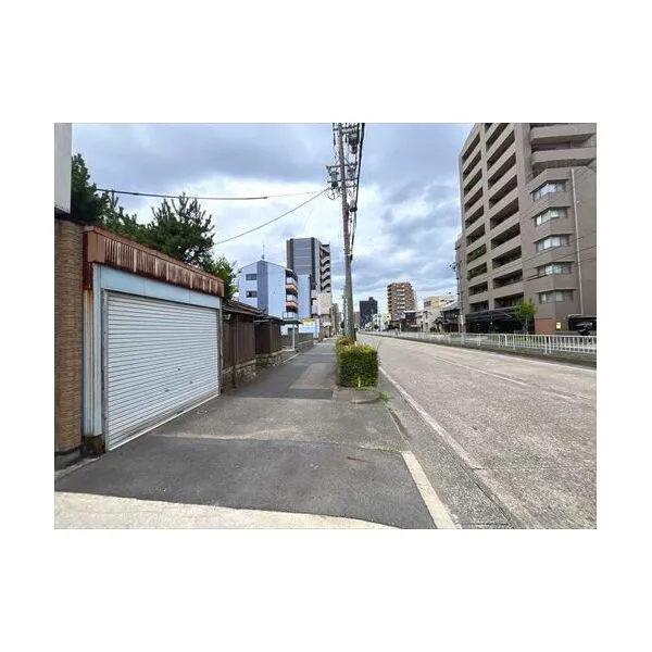 名古屋市昭和区藤成通１丁目 前面道路（２０２６年７月撮影）