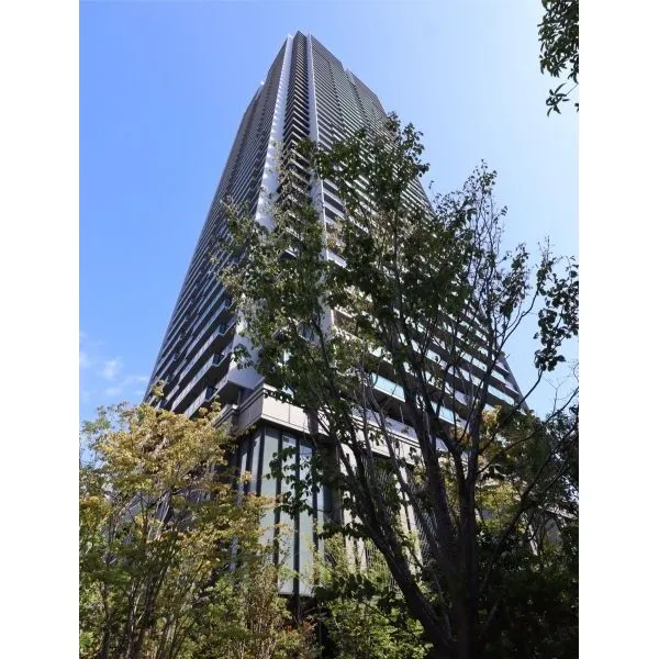 シエリアタワー大阪堀江 ４６階建て、１９階部分、東向き住戸です。
