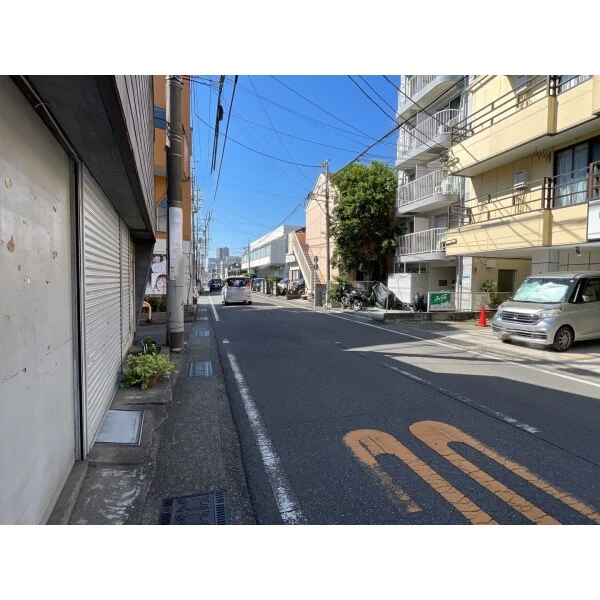 鈴木ビル 前面道路1