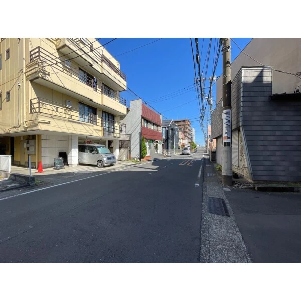 鈴木ビル 前面道路2