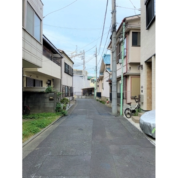 川崎市中原区丸子通１丁目 閑静な住宅街にございます。