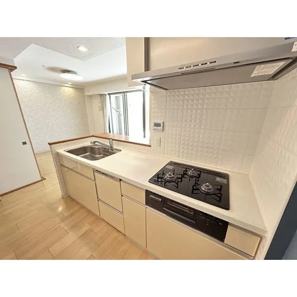 パークナード潮芦屋 キッチン約3.1帖（※備品等は価格に含まれません）