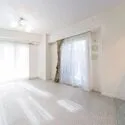 サンクタス横浜ｍｉｄ 北・西の二面採光を確保したLDK。床暖房付きです。（CGで作成したリフォームイメージです）