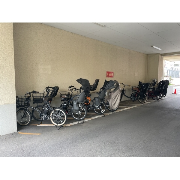 西長堀コーポ 駐輪場