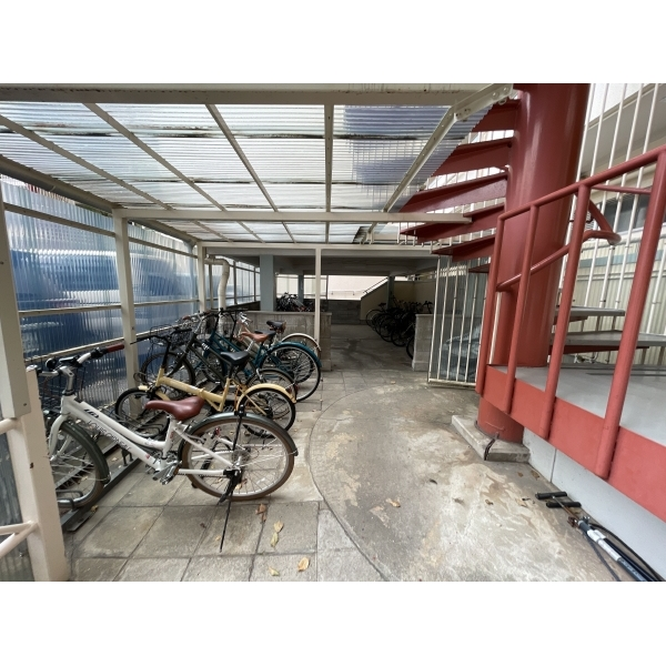 西長堀コーポ 駐輪場