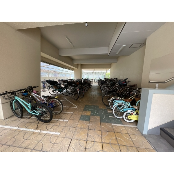 西長堀コーポ 駐輪場