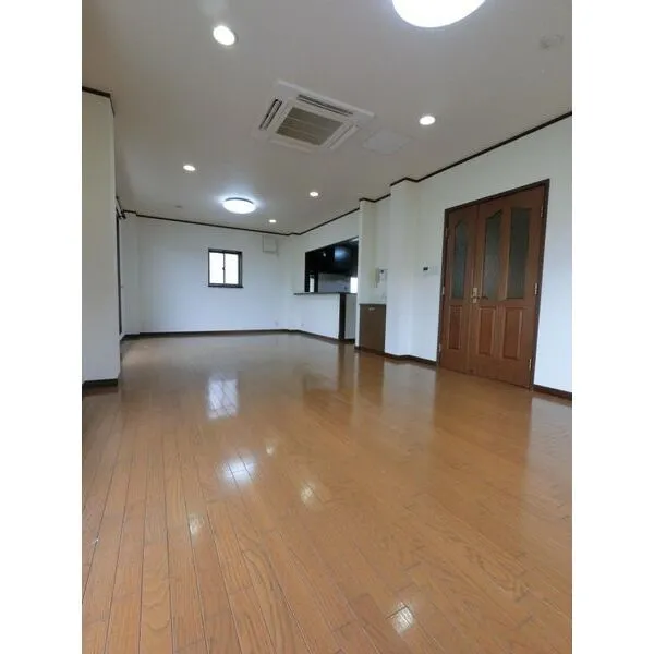 豊中市栗ケ丘町 リビング