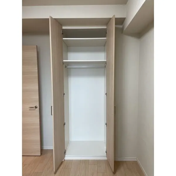 検見川浜レジデンス ５畳洋室　収納