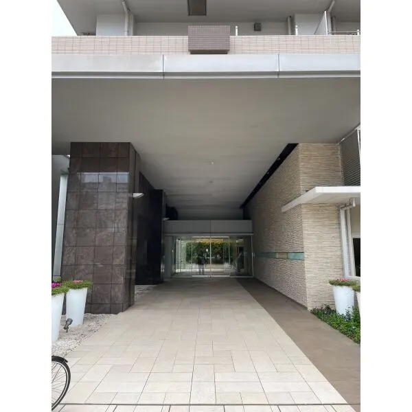 検見川浜レジデンス メインエントランス