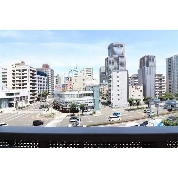 朝日プラザ東天満 目の前に視界を遮る建物がなく、市街地が望めます。昼と夜で違った雰囲気の景色が愉しめそうです。