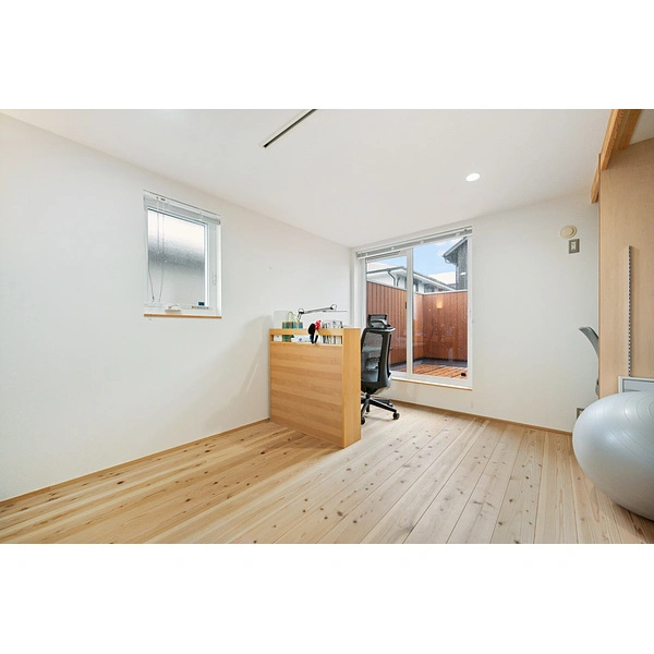 八幡市西山足立 洋室約6畳