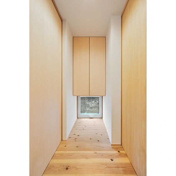 八幡市西山足立 収納(1階ホール)