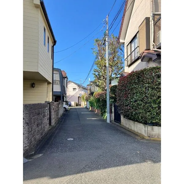 狛江市中和泉2丁目 前面道路
