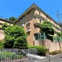 ライオンズマンション山科御陵 　マンションの外観写真です。