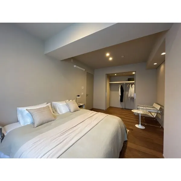 代々木パーク・マンション 寝室約10.9畳　家具・調度品等は販売価格に含まれません。