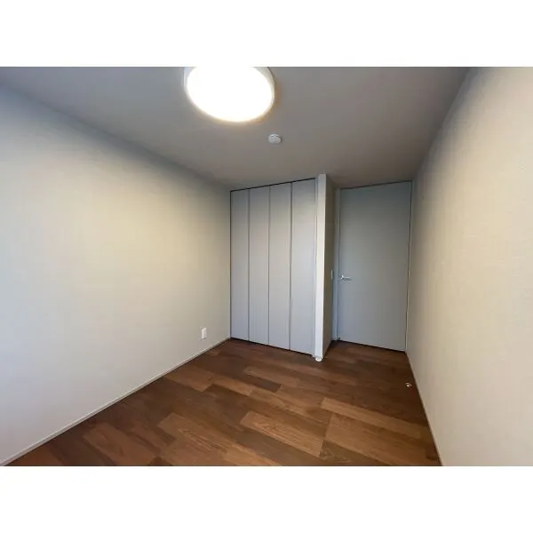 代々木パーク・マンション 洋室約5.6畳　家具・調度品等は販売価格に含まれません。