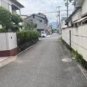 八尾市堤町３丁目 南側道路（２０２６年５月撮影）