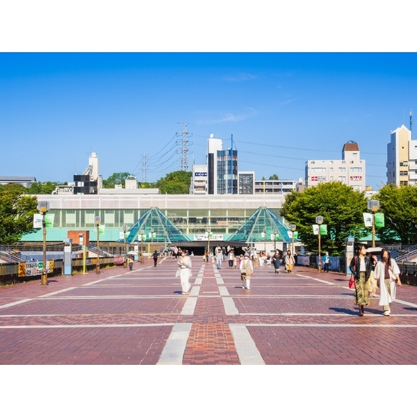 クロスウィル多摩センター 京王電鉄相模原線 京王多摩センター駅又は小田急電鉄多摩線　小田急多摩センター駅（駅）まで約800m（徒歩10分）