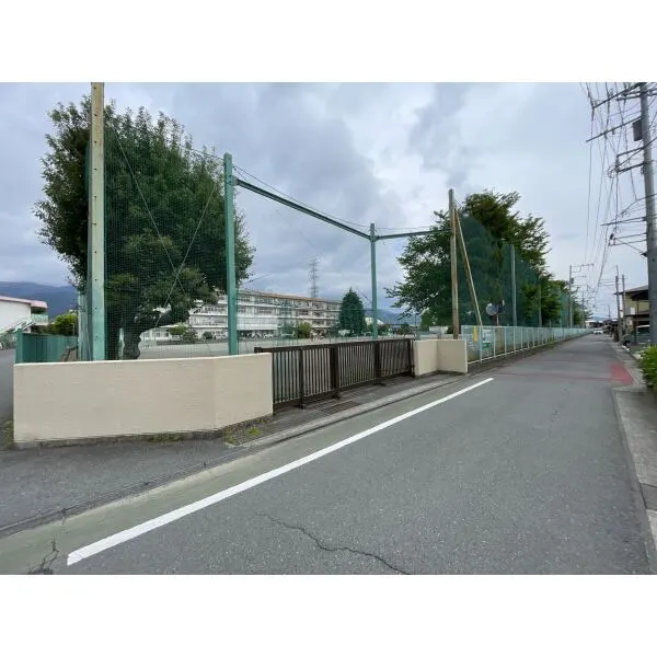 秦野市並木町 市立西小学校（小学校）まで約470m（徒歩6分）