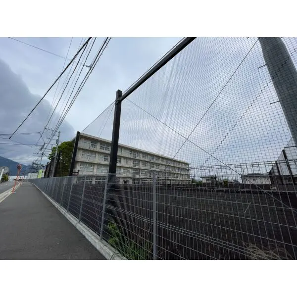 秦野市並木町 市立西中学校（中学校）まで約530m（徒歩7分）
