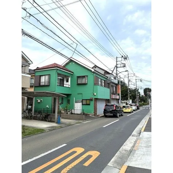 国分寺市高木町３丁目 お車の出し入れもスムーズです。