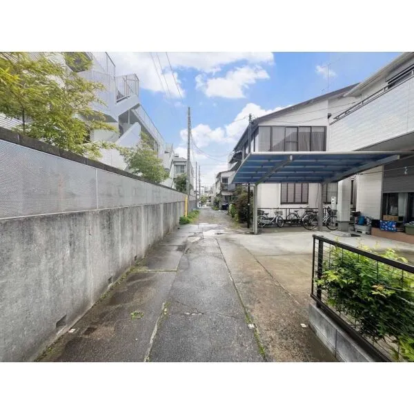 市川市新田２丁目 前面道路(撮影年月：2026年04月)