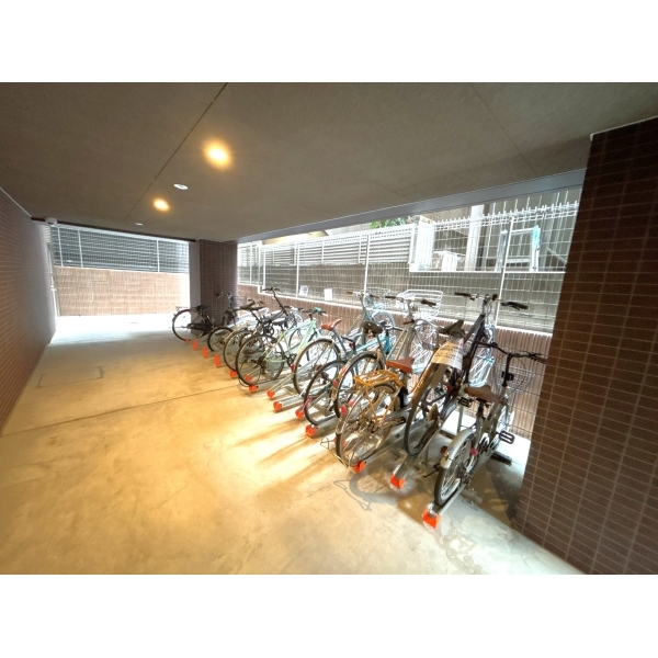 ブライズ川崎本町 駐輪場