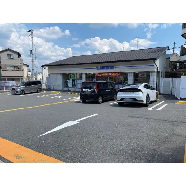 京都市西京区樫原角田町 ローソン樫原硲町店(コンビニ)まで約570m(徒歩8分)