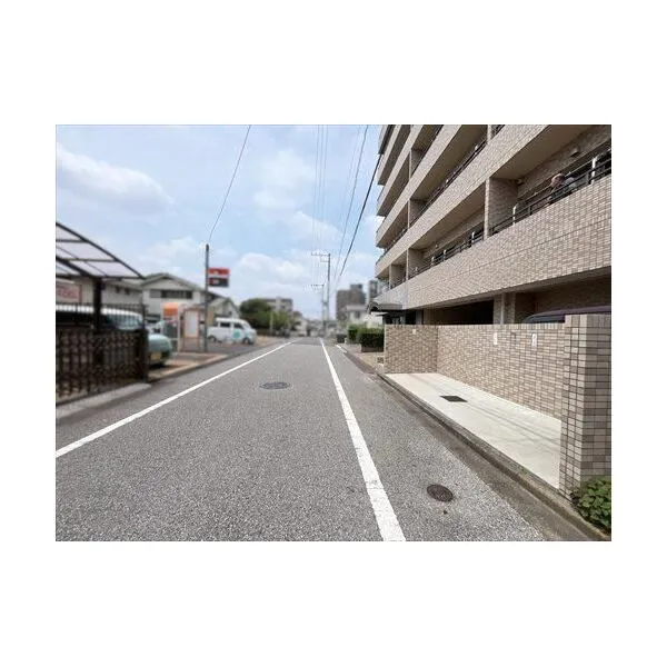 ハイシティ我孫子 前面道路(2026年7月撮影)
