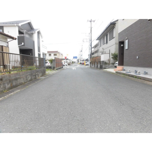 東松山市六軒町 前面道路