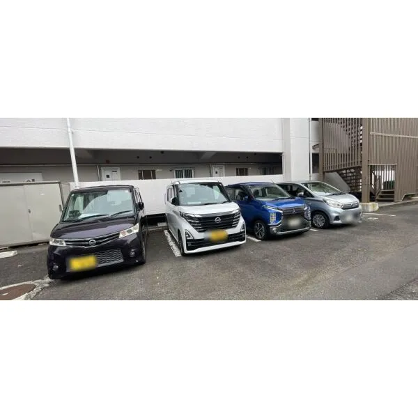 中央ハイツ 駐車場