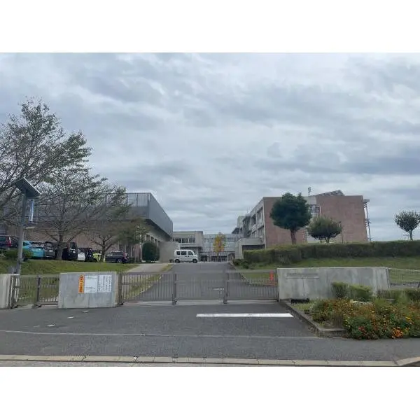 おゆみ野パークハウス弐番館 市立おゆみ野南中学校(中学校)まで約350m(徒歩5分)